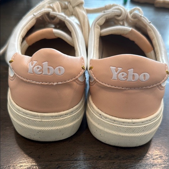 Soludos 8 Yebo Plant Based Vegan Leather Sneaker White and Pink - Picture 7 of 12